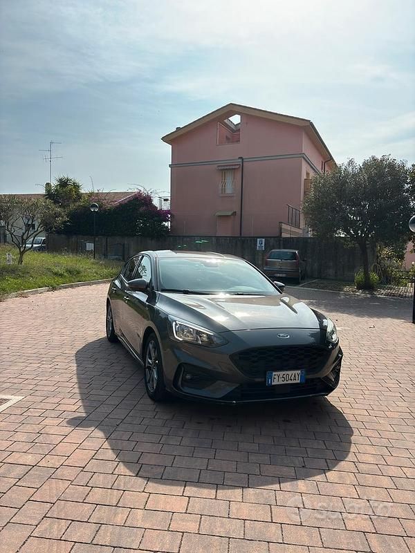 Usata Ford Focus ST-Line 125 CV (91 kW) 2019 Grigio Berlina