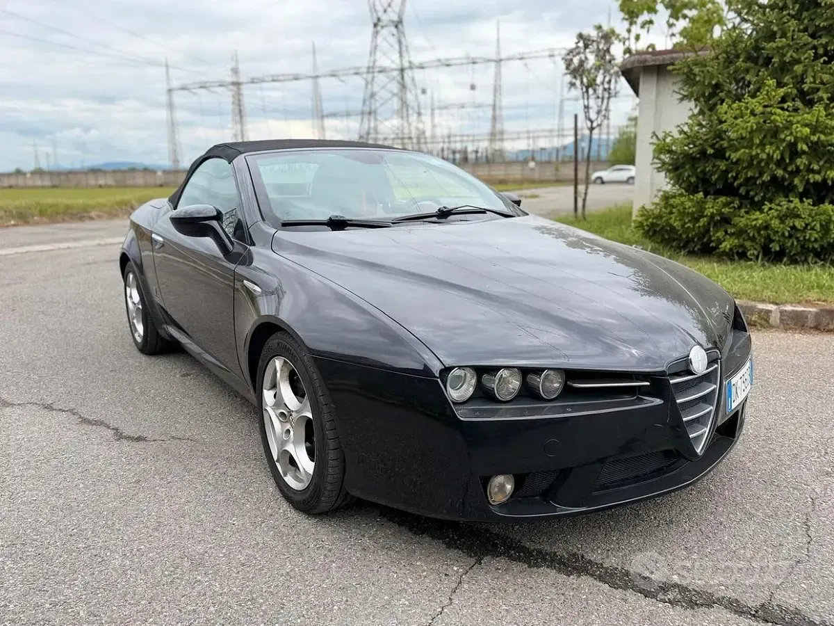 Usata Alfa Romeo Spider 185 CV (136 kW) 2007 Nero Cabrio