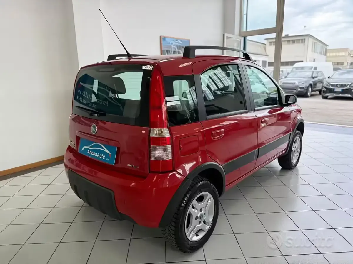 Usata Fiat Panda 4x4 69 CV (50 kW) 2007 Rosso Utilitaria