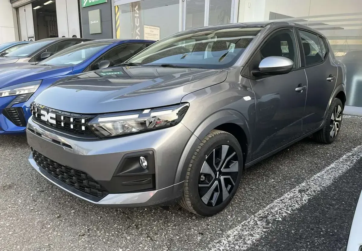 Nuova Dacia Sandero Expression 122 CV (89 kW) 2026 Grigio scisto Berlina
