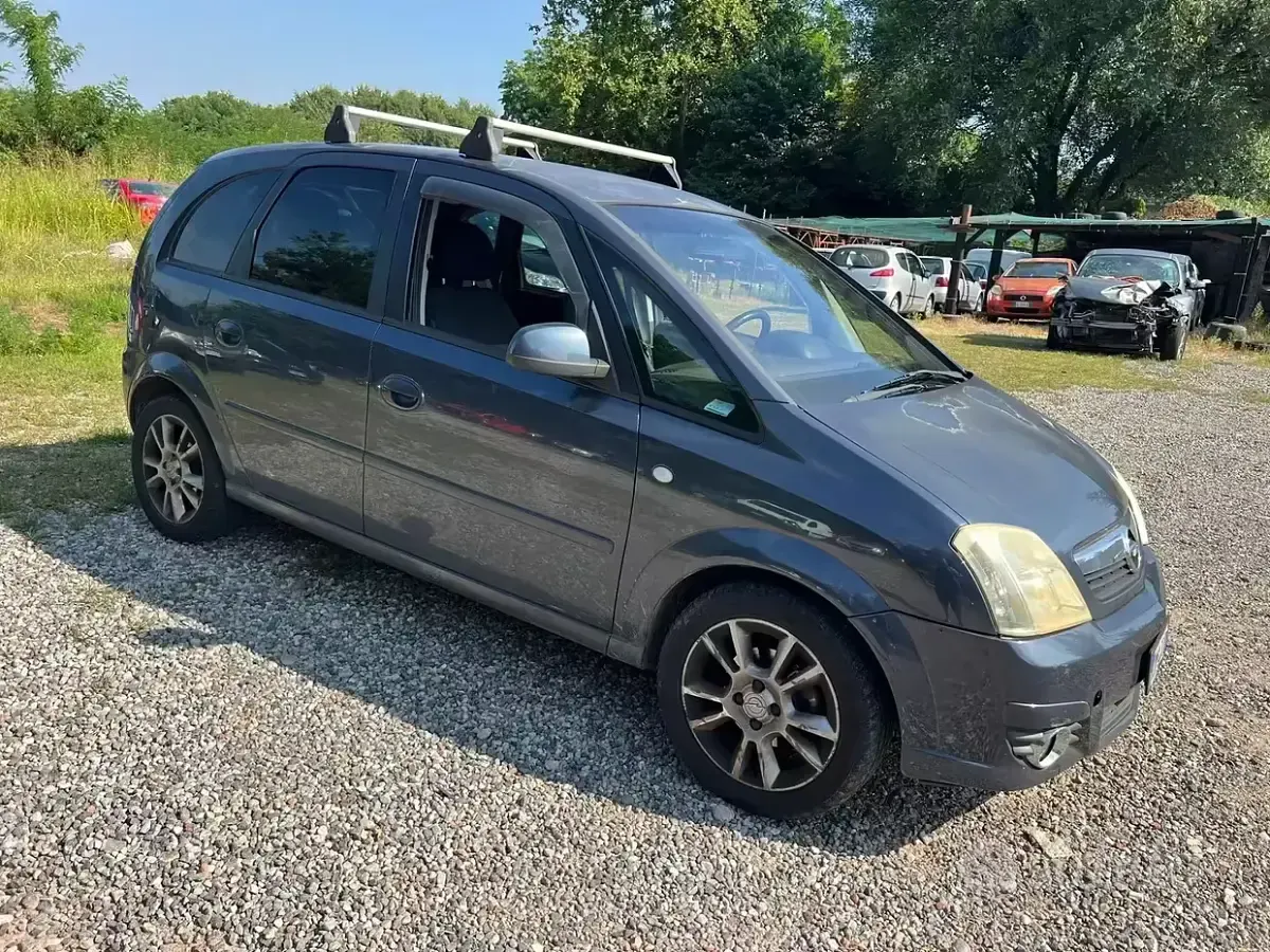 Usata Opel Meriva 105 CV (77 kW) 2009 Bluazzurro Monovolume