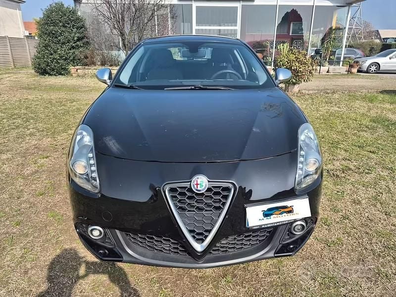 Usata Alfa Romeo Giulietta Tech Edition 120 CV (88 kW) 2018 Nero Utilitaria