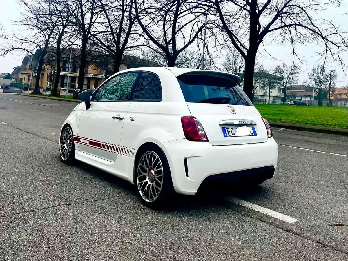 Usata Abarth 500 135 CV (99 kW) 2010 Bianco Utilitaria