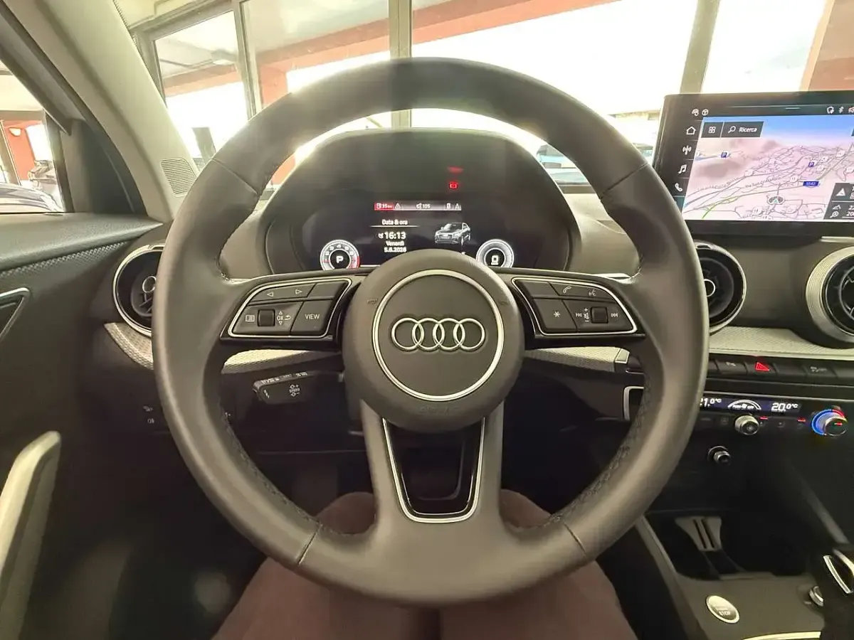 Usata Audi Q2 S-Line 150 CV (110 kW) 2025 Bianco ghiaccio met SUV