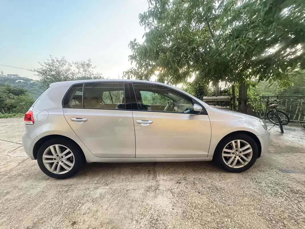 Usata VW Golf VI Comfortline 122 CV (89 kW) 2009 Grigio Utilitaria