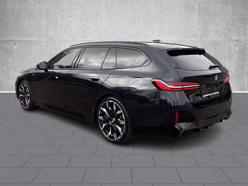 Usata BMW 520 M Sport 190 CV (139 kW) 2025 Nero zaffiro Station wagon