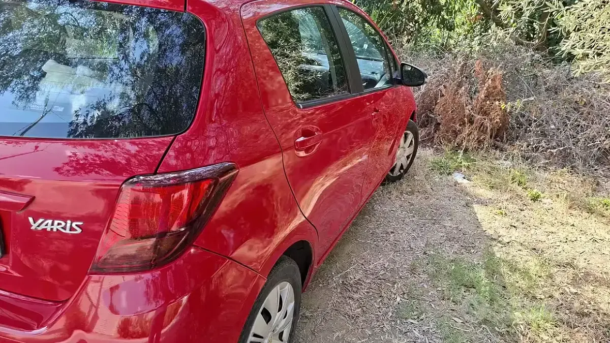 Usata Toyota Yaris 65 CV (47 kW) 2016 Rosso Utilitaria