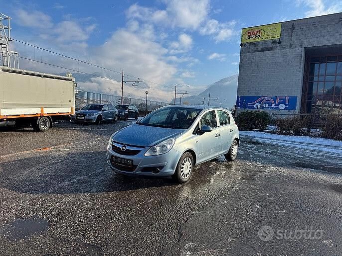 Usata Opel Corsa Cosmo 80 CV (58 kW) 2009 Grigio Utilitaria