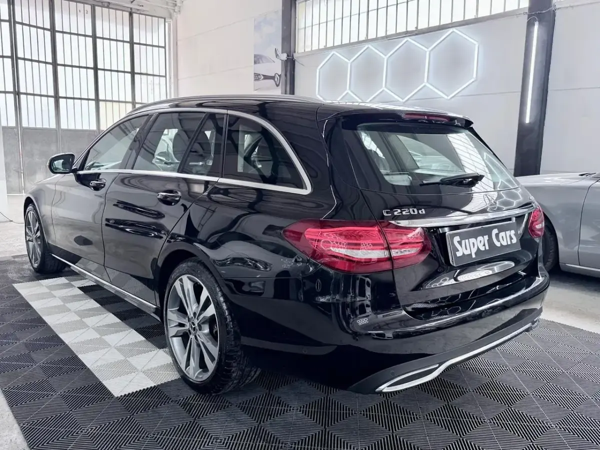 Usata Mercedes 220 169 CV (124 kW) 2018 Oro Station wagon