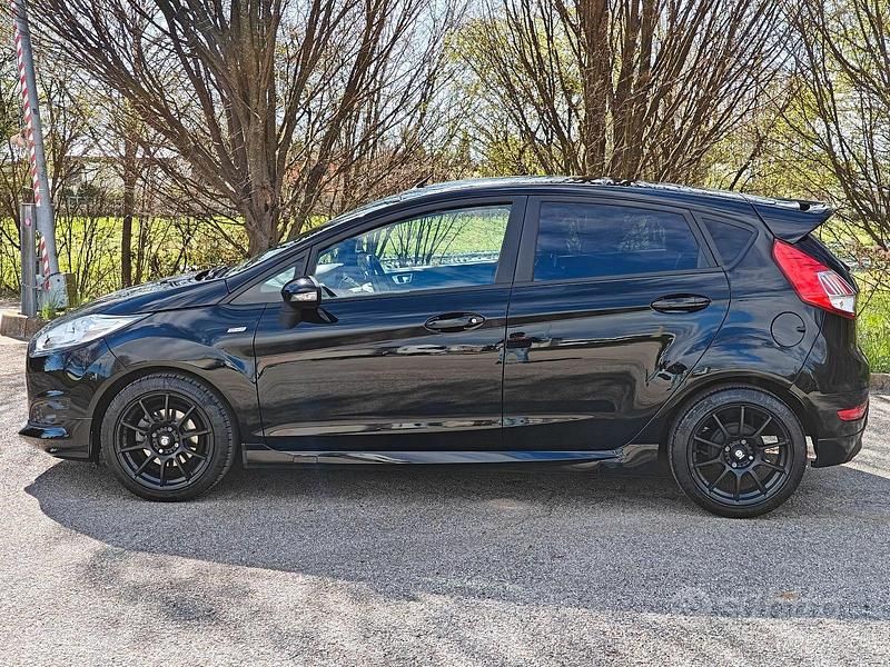 Usata Ford Fiesta ST-Line 2017 Nero Utilitaria