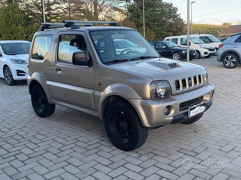 Usata Suzuki Jimny 65 CV (47 kW) 2004 Marrone SUV