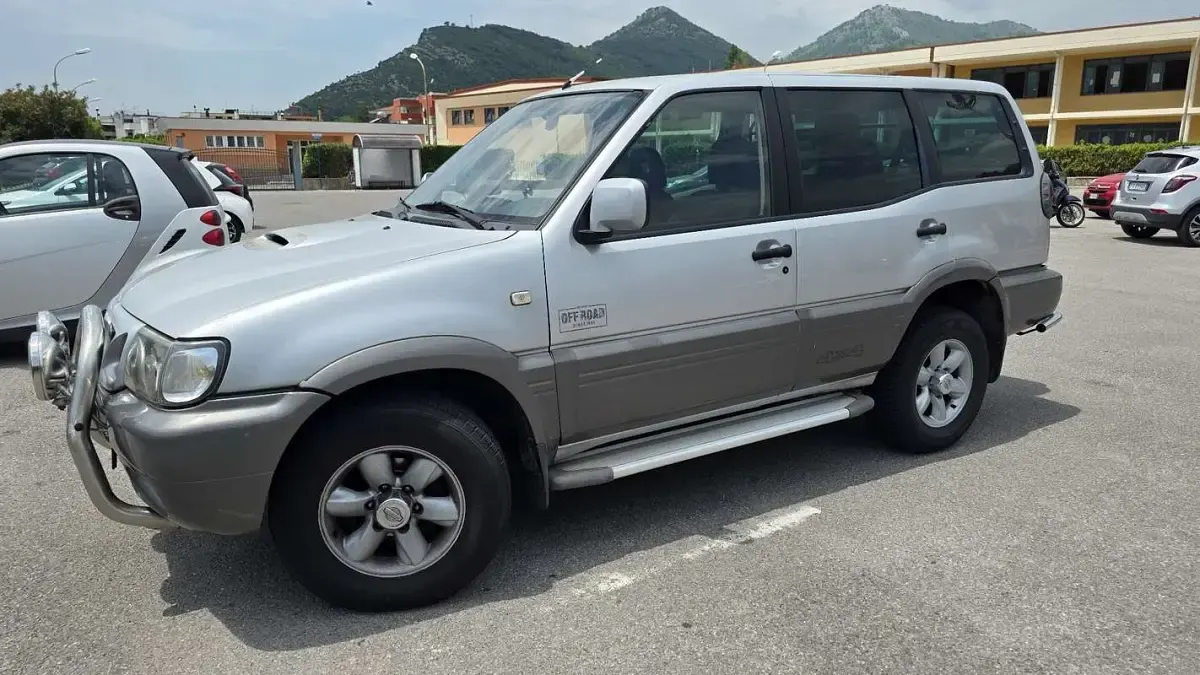 Usata Nissan Terrano 125 CV (91 kW) 2001 Grigio SUV