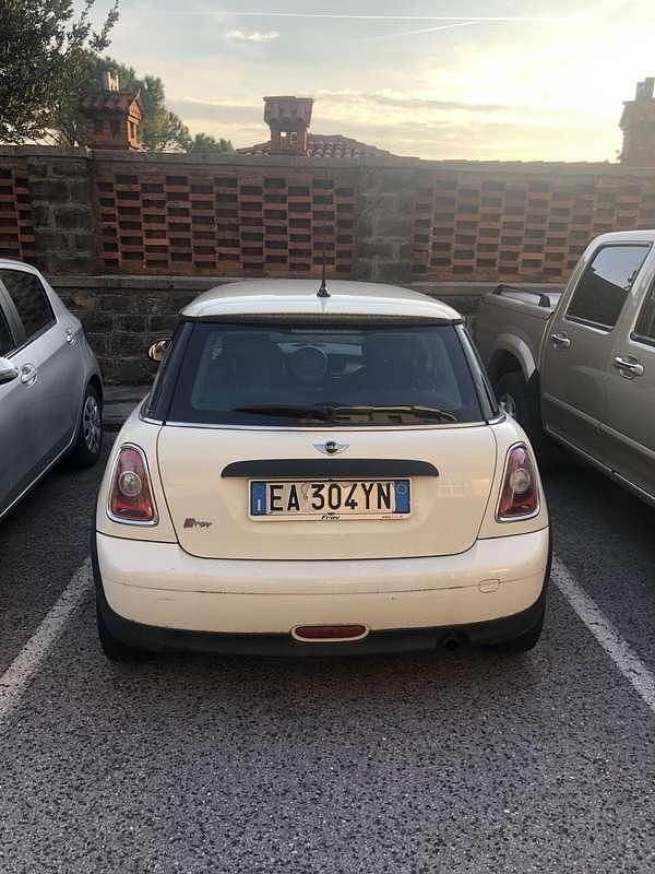 Usata Mini ONE 75 CV (55 kW) 2010 Beige Utilitaria