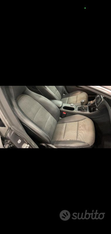 Usata Mercedes CLA180 109 CV (80 kW) 2015 Grigio Berlina