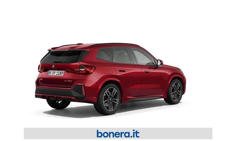 Nuova BMW X1 M Sport 211 CV (155 kW) 2026 Fire red metallizzato SUV