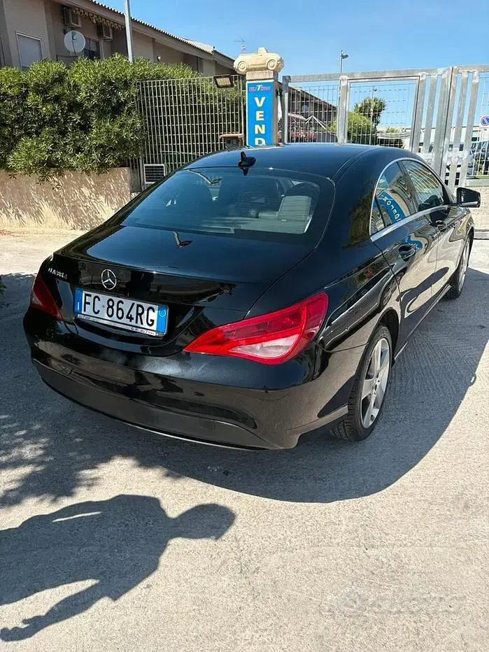 Usata Mercedes CLA180 109 CV (80 kW) 2016 Nero Coupé