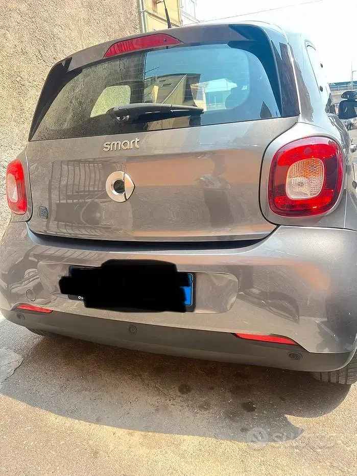 Usata Smart ForFour Electric Drive 41 kW (56 CV) 2022 Grigio Berlina