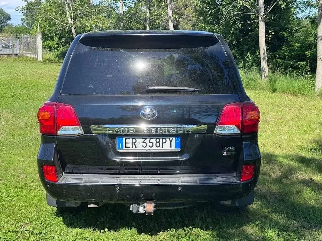 Usata Toyota Land Cruiser V8 Lounge 272 CV (200 kW) 2013 Nero SUV