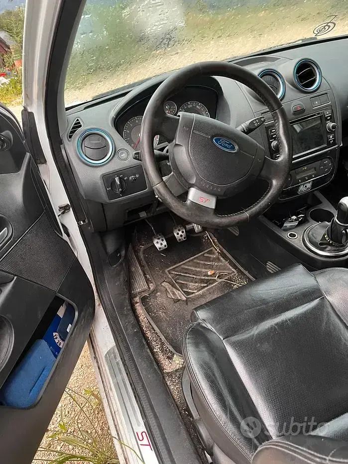 Usata Ford Fiesta ST 150 CV (110 kW) 2008 Bianco Utilitaria
