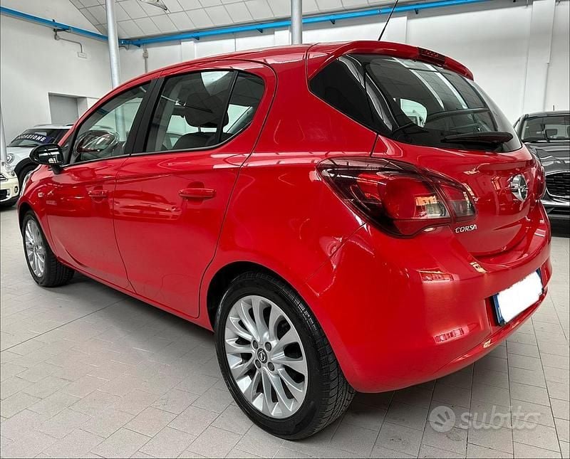 Usata Opel Corsa Innovation 90 CV (66 kW) 2018 Rosso Utilitaria