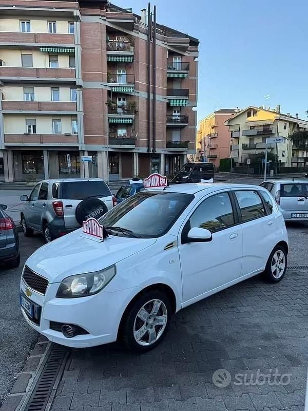 Usata Chevrolet Aveo LS 84 CV (61 kW) 2011 Bianco Berlina