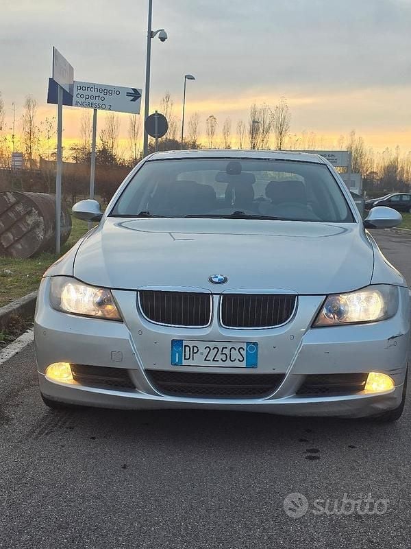 Begagnad BMW 320 Comfort Edition 177 HK (130 kW) 2008 Grå Sedan