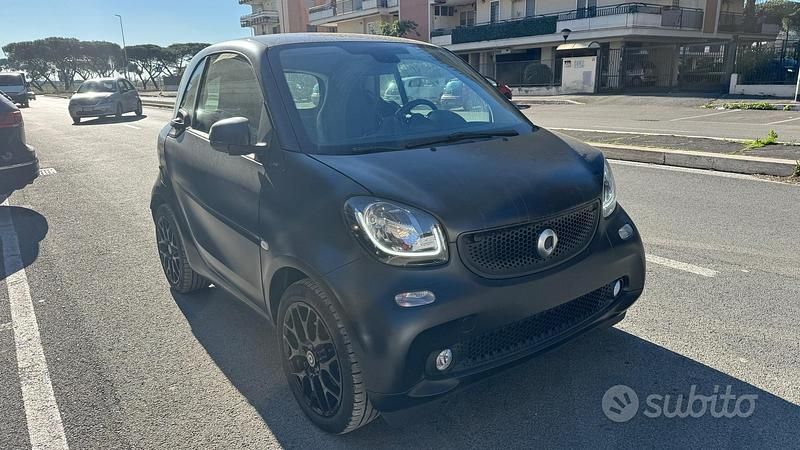 Begagnad Smart ForTwo Coupé Prime 90 HK (66 kW) 2019 Svart Sportkupé
