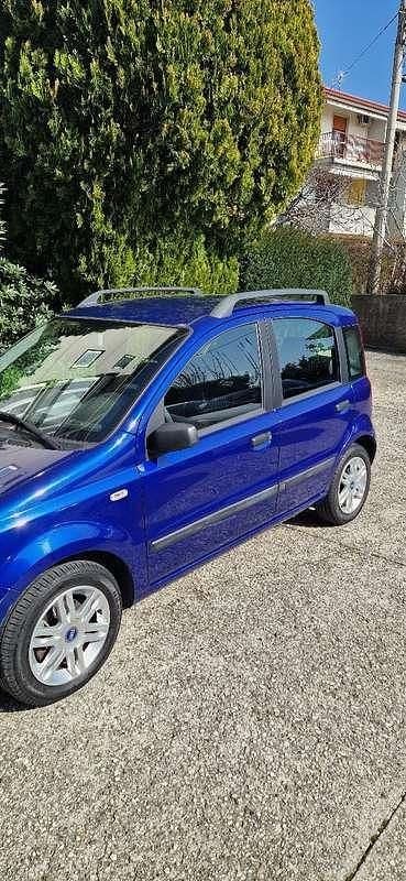 Usata Fiat Panda Emotion 60 CV (44 kW) 2007 Blu/azzurro Utilitaria