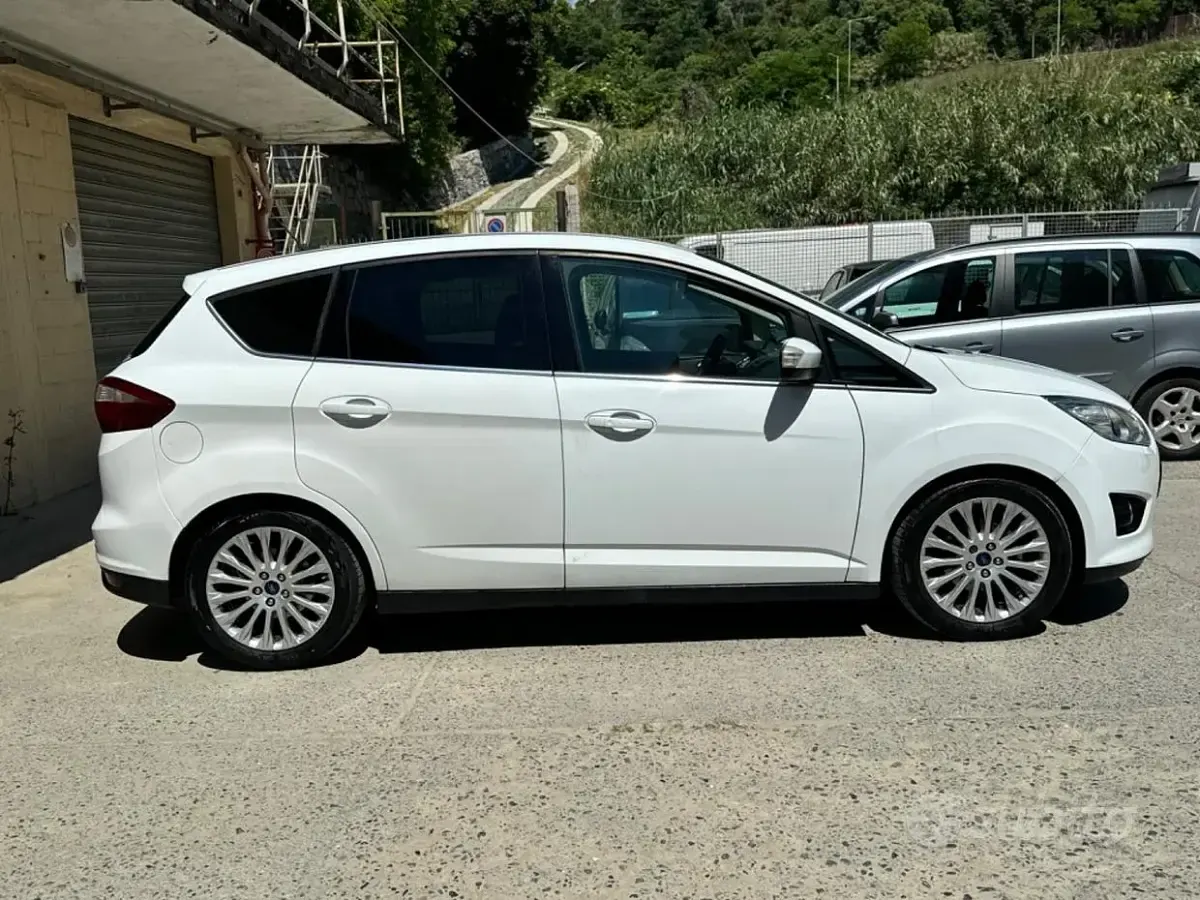 Usata Ford C-MAX Titanium 116 CV (85 kW) 2015 Bianco Monovolume