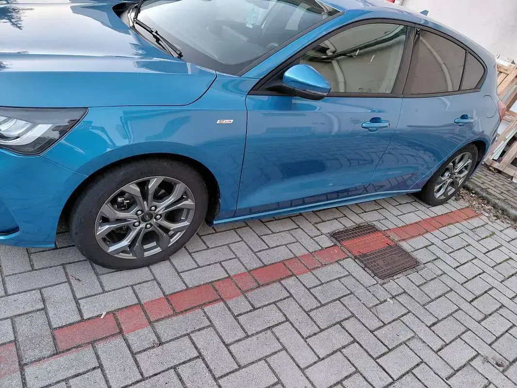Usata Ford Focus ST-Line 125 CV (91 kW) 2023 Blu/azzurro Berlina