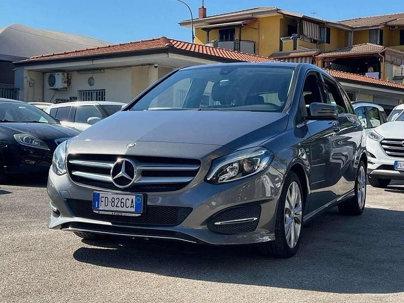 Usata Mercedes B180 Premium 109 CV (80 kW) 2016 Grigio Utilitaria