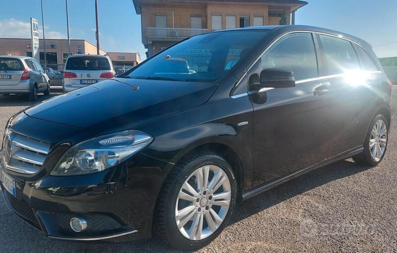 Usata Mercedes B180 Executive 109 CV (80 kW) 2011 Nero Monovolume