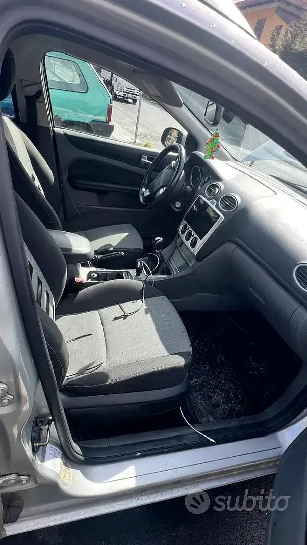 Usata Ford Focus 145 CV (106 kW) 2008 Grigio Station wagon