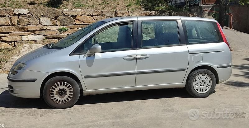 Usata Fiat Ulysse 109 CV (80 kW) 2003 Grigio Monovolume