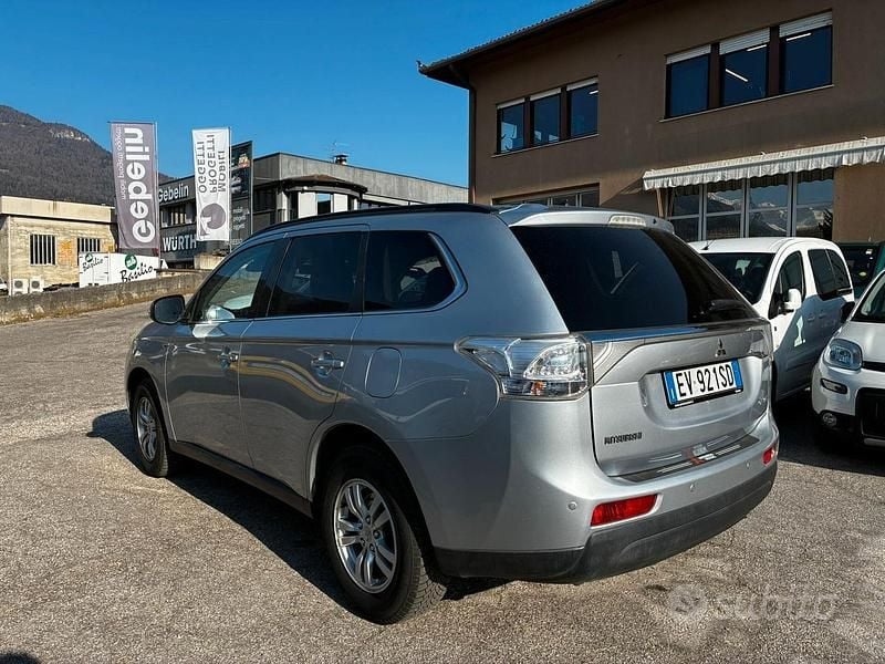 Usata Mitsubishi Outlander 150 CV (110 kW) 2014 Grigio SUV