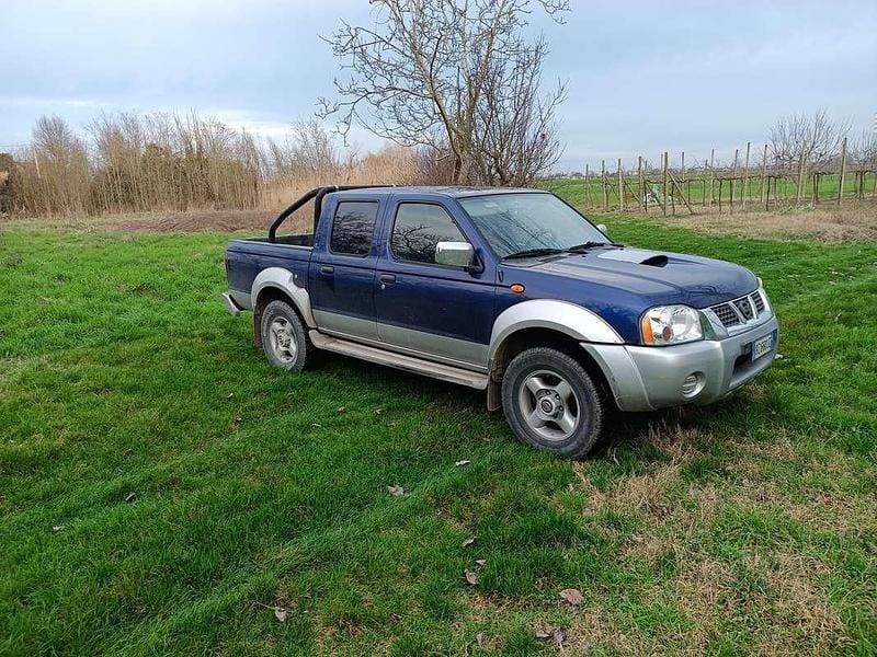Begagnad Nissan Navara 133 HK (97 kW) 2002 Blå Pickup