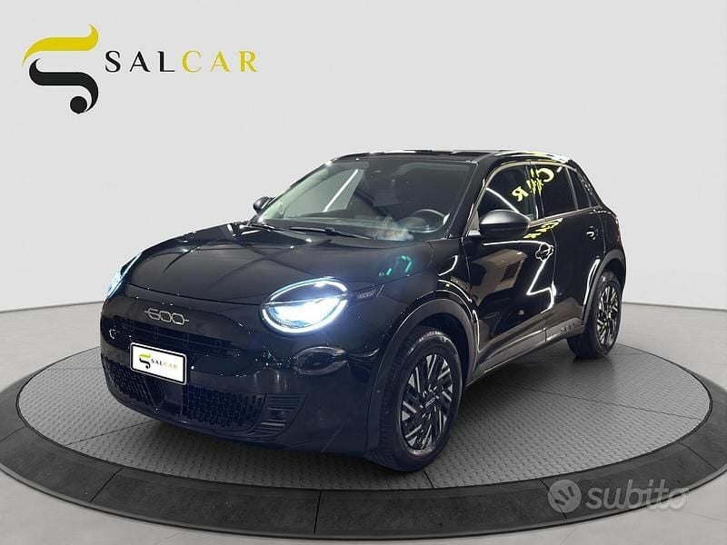 Usata Fiat 600 110 CV (80 kW) 2024 Nero SUV