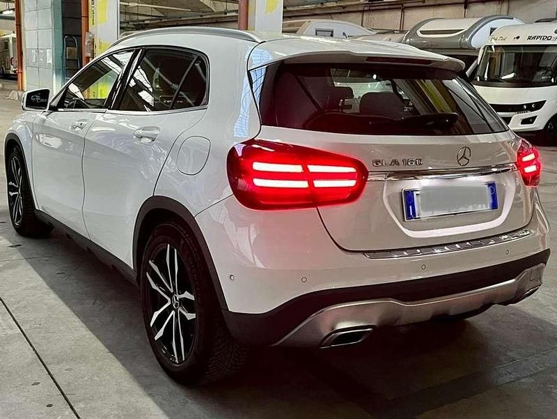 Usata Mercedes GLA180 122 CV (89 kW) 2018 Bianco SUV