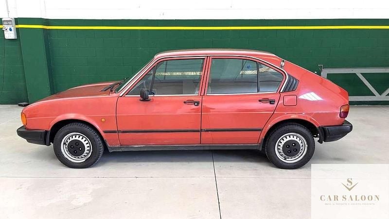 Usata Alfa Romeo Alfasud 68 CV (50 kW) 1980 Marrone Berlina