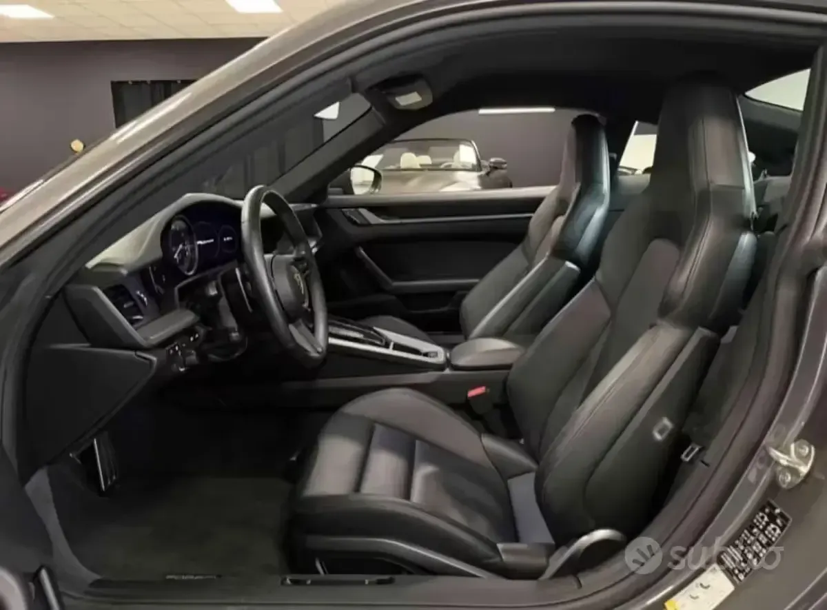 Usata Porsche 911 Carrera 385 CV (283 kW) 2021 Grigio Coupé