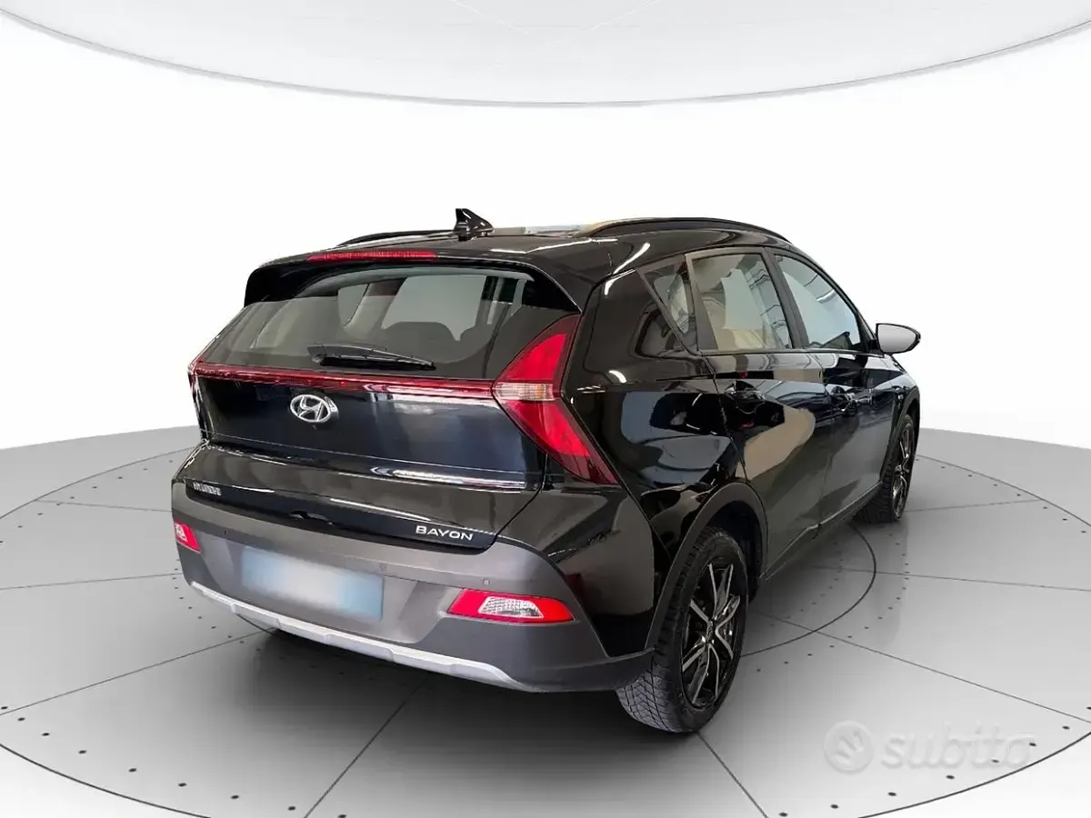 Usata Hyundai Bayon 101 CV (74 kW) 2022 Black metallic SUV