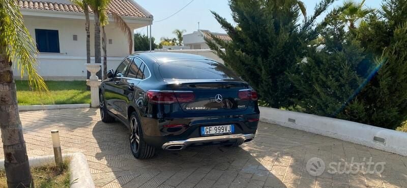 Usata Mercedes GLC300 245 CV (180 kW) 2021 Nero SUV