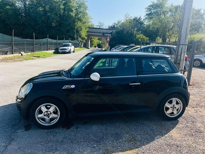 Usata Mini ONE 74 CV (54 kW) 2009 Nero Utilitaria
