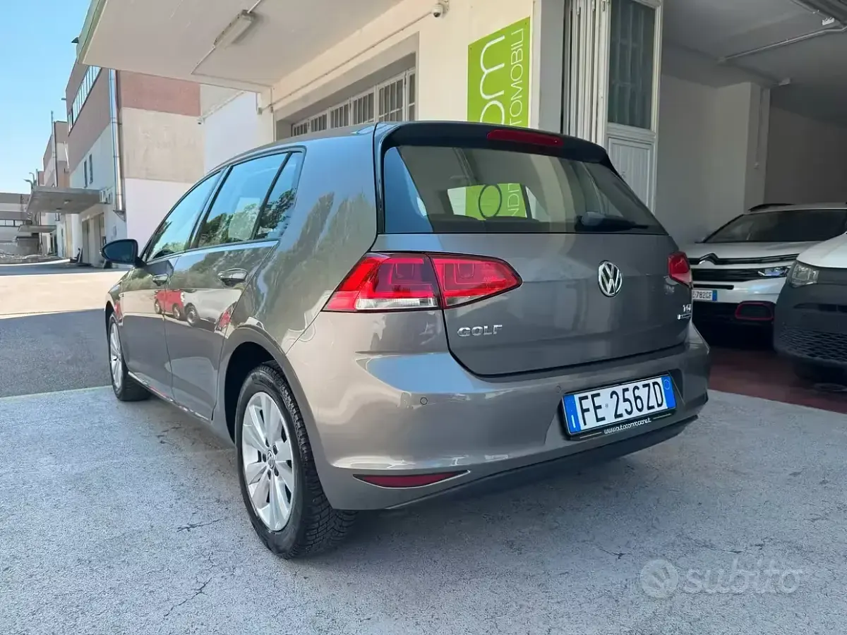 Usata VW Golf VII Highline 110 CV (80 kW) 2016 Grigio Berlina