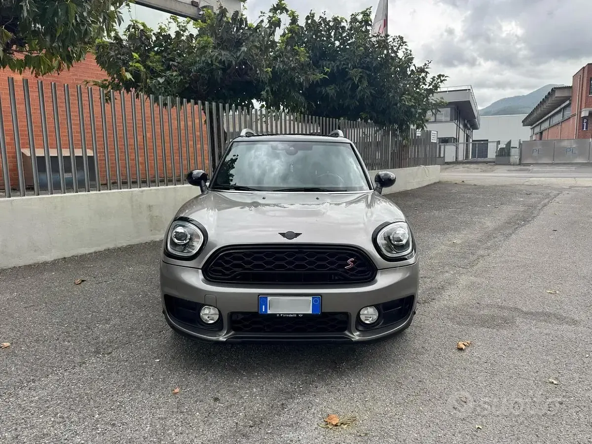 Usata Mini Countryman 190 CV (139 kW) 2018 Grigio SUV
