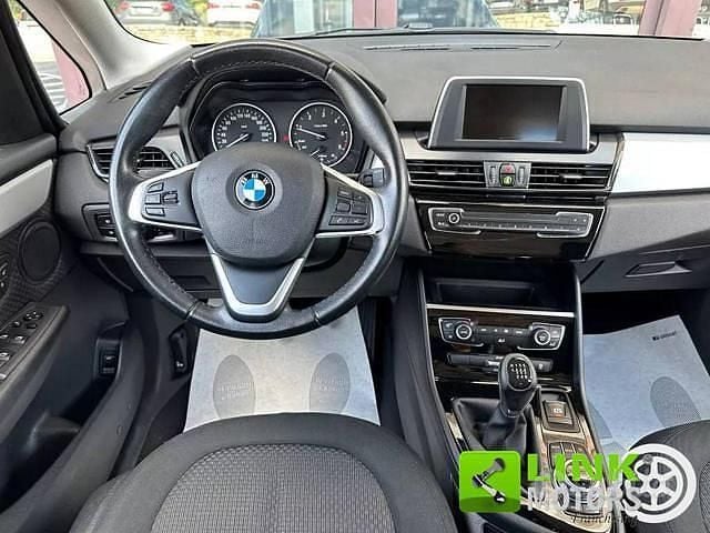 Usata BMW 218 Active Tourer Advantage 150 CV (110 kW) 2015 Bianco Monovolume