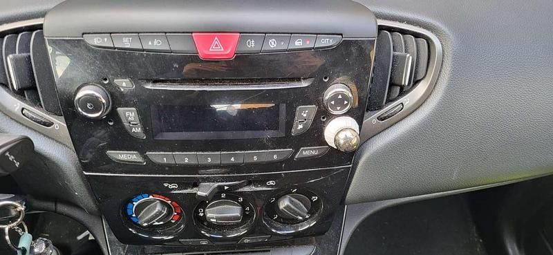 Usata Lancia Ypsilon Gold 69 CV (50 kW) 2012 Utilitaria