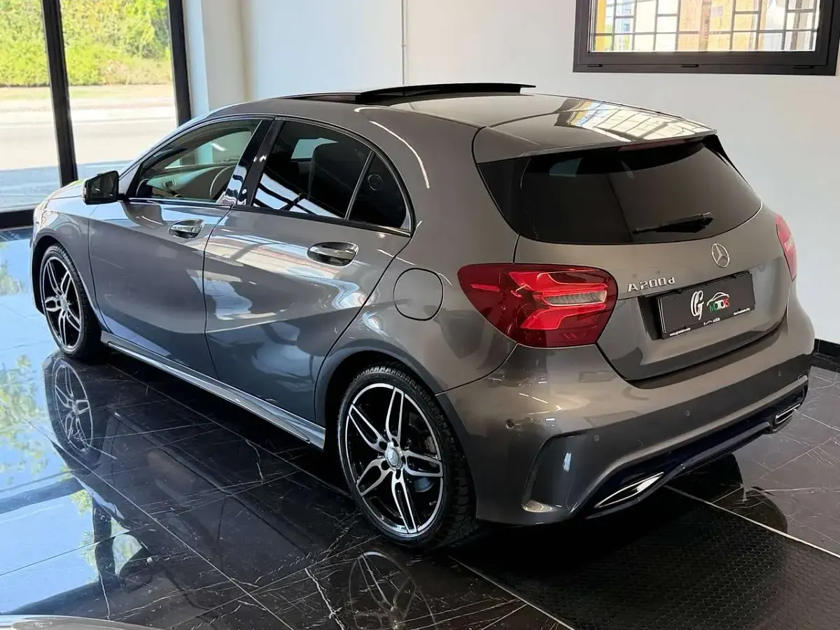 Usata Mercedes A200 Premium 136 CV (100 kW) 2016 Grigio Utilitaria