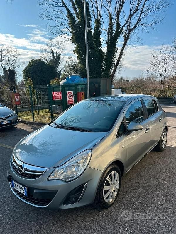 Usata Opel Corsa 95 CV (69 kW) 2012 Grigio Utilitaria