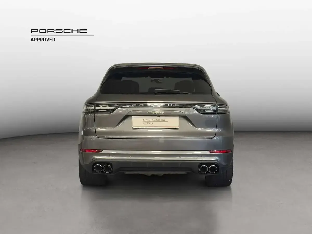 Usata Porsche Cayenne 462 CV (339 kW) 2019 Grigio quarzite SUV